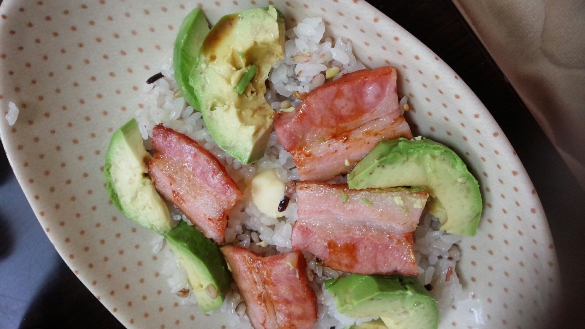 アボカドベーコン丼 レシピ・作り方 by たくみ905 - 楽天レシピ