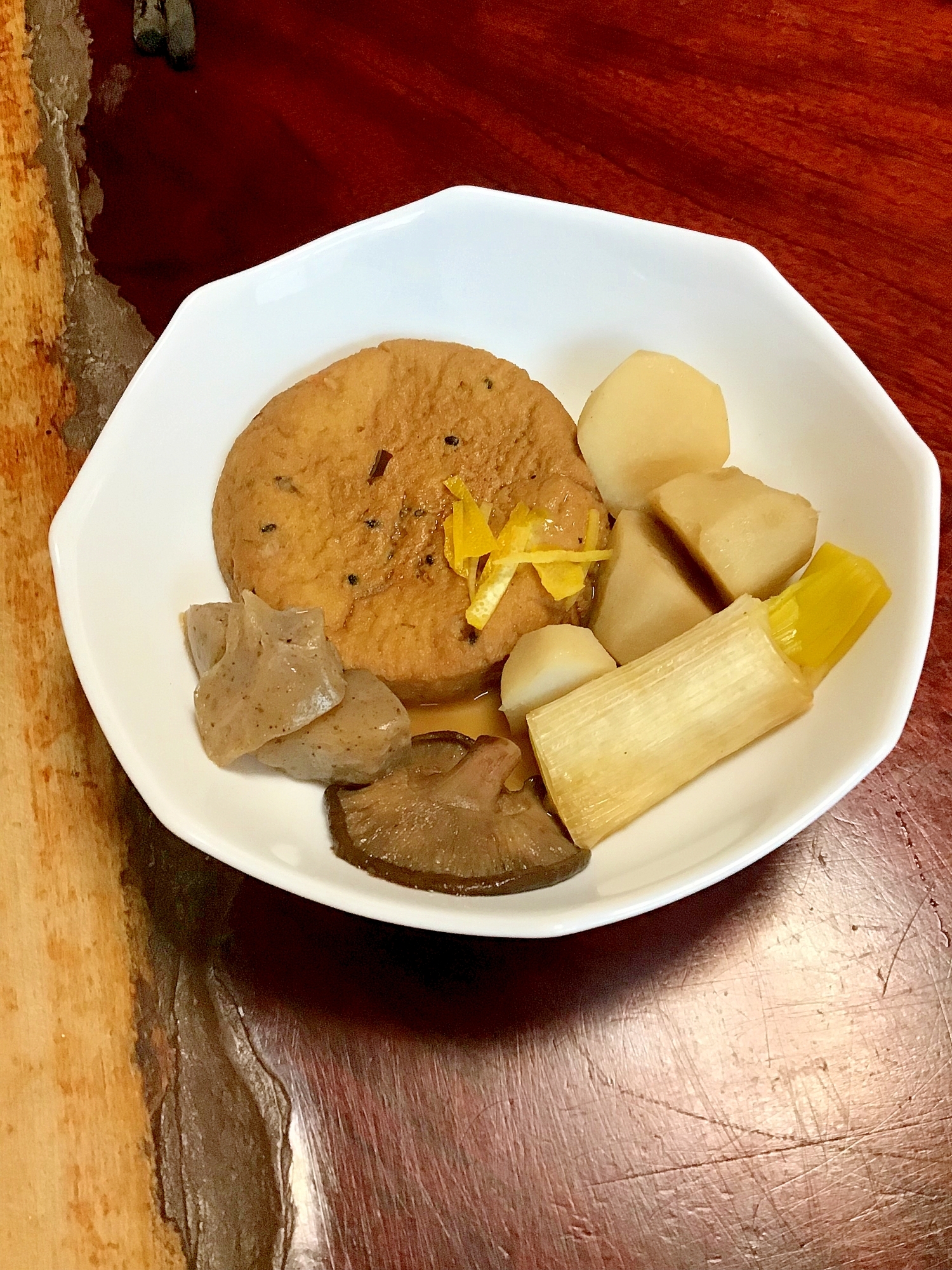 下仁田ネギとがんもと根菜の煮物。