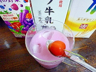 アイス♡サクランボ入♡紫の野菜ミルク酒