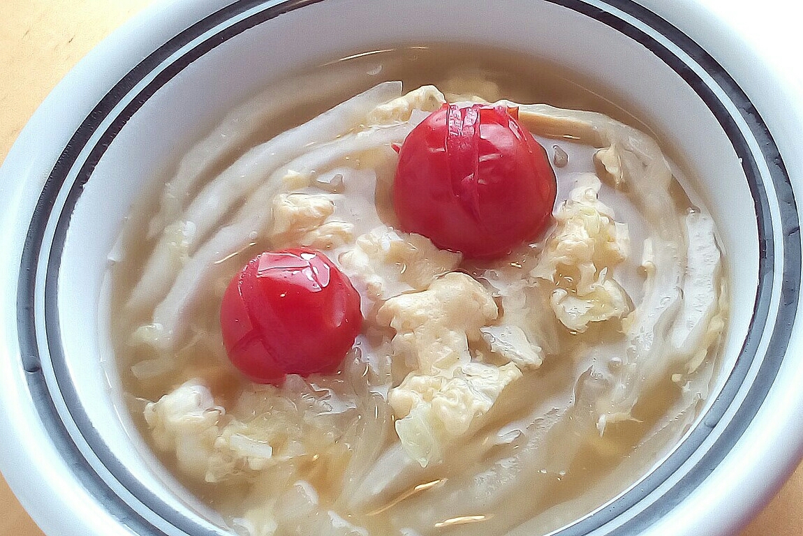 白菜と卵とトマトのスープ