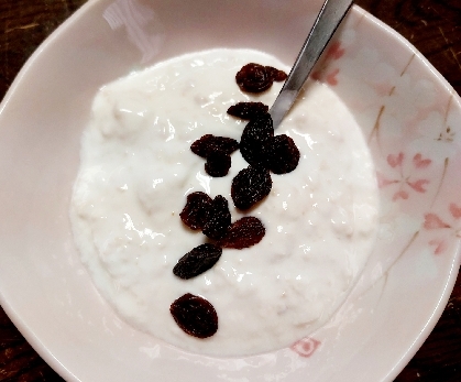 ナッツレーズン胡麻のヘルシーヨーグルト