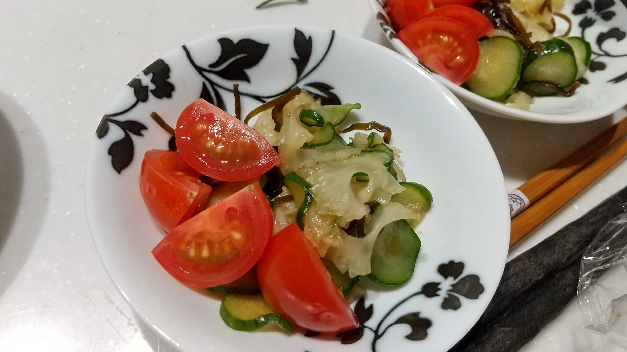 簡単に副菜❗️胡瓜とセロリの塩昆布和え