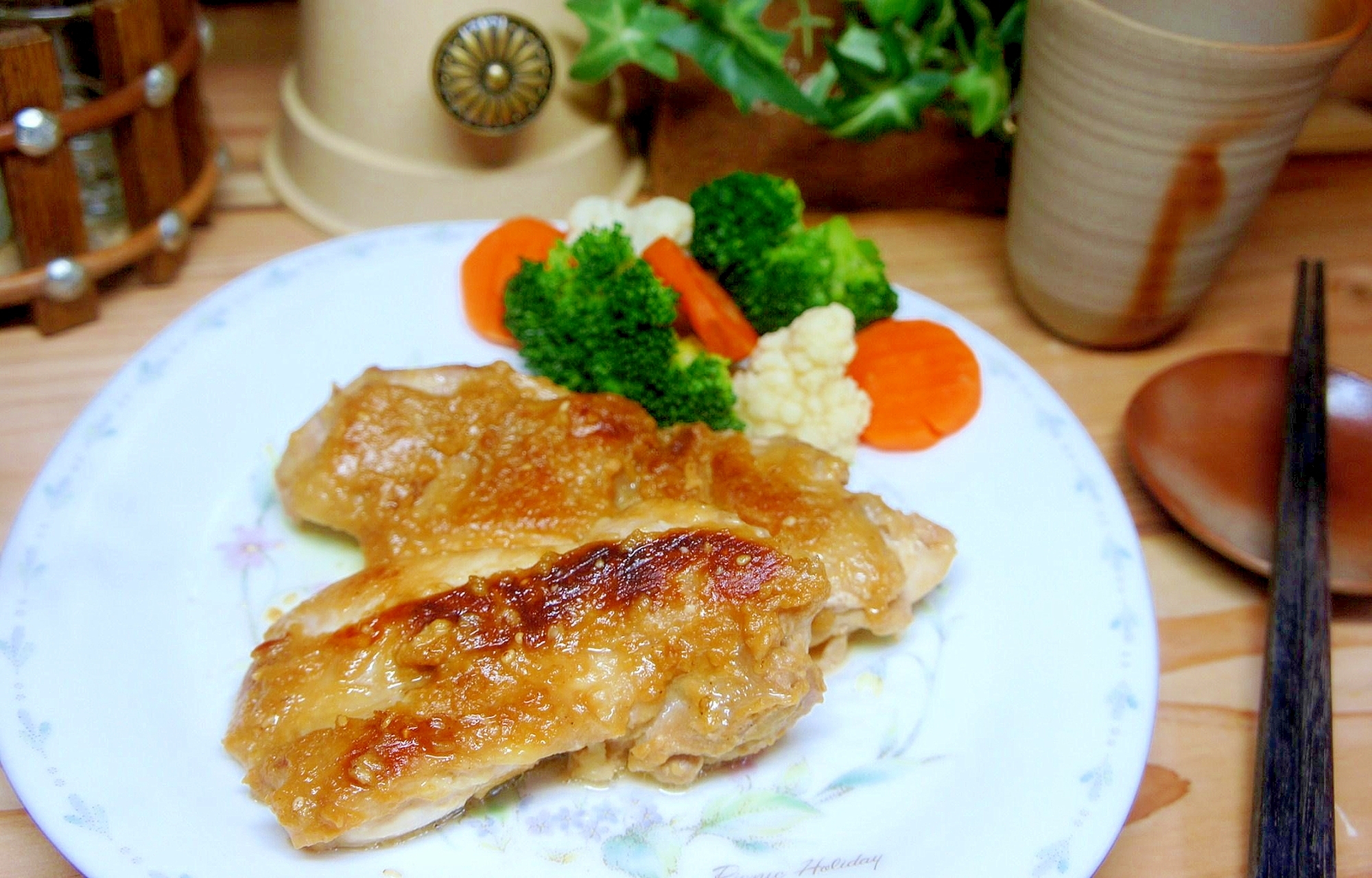 食欲そそる甘辛味♪ご飯との相性抜群な胡麻味噌チキン