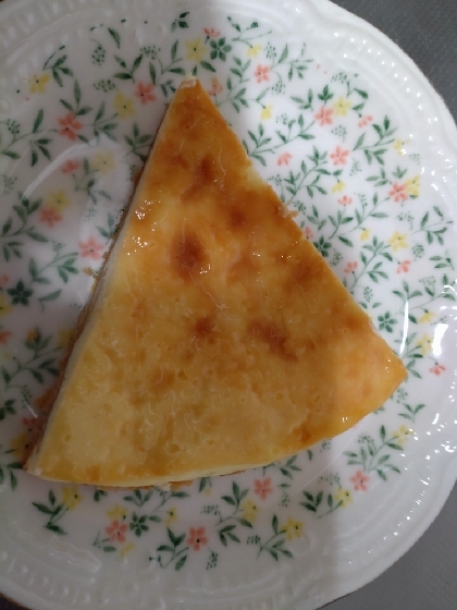 混ぜて焼くだけ！簡単ヨーグルトケーキ