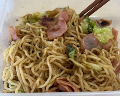 ソース焼きそば（キャベツ・にんじん・もやし）