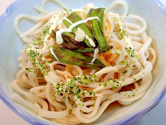 卵黄とししとうとあおさの冷やし五島うどん♪