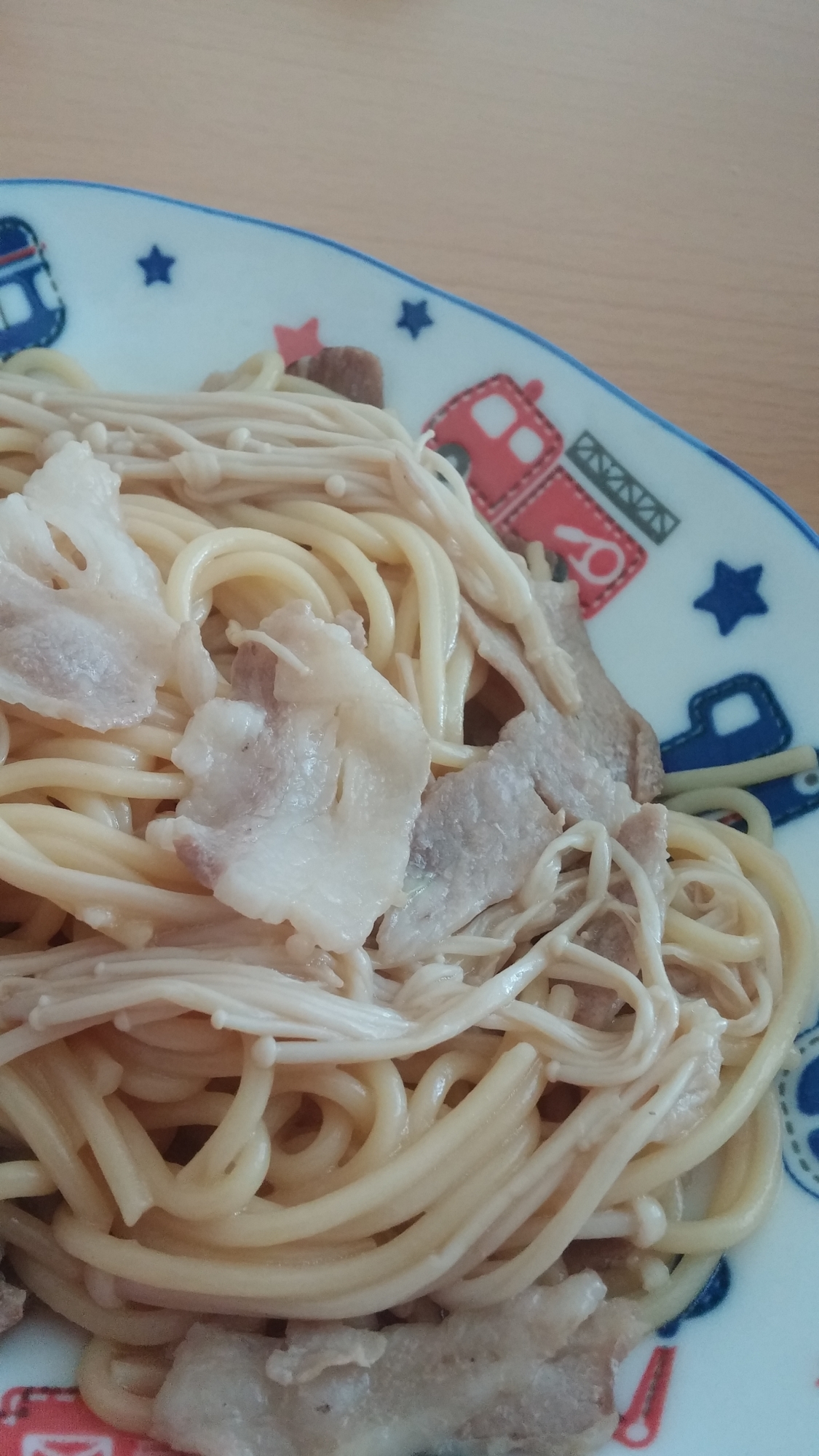 子供が喜ぶ!簡単!豚肉とえのきのバター醤油パスタ♪