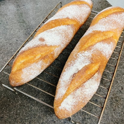 初めてフランスパンを作りました。
レシピのおかげで上手にできました！