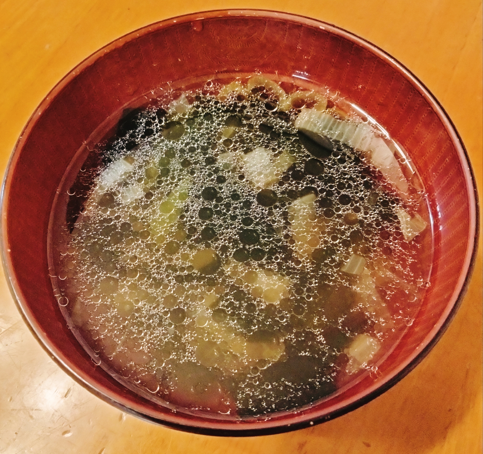 ねぎとわかめの中華スープ