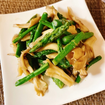 作り置きに作りました( ´ ▽ ` )ﾉまず舞茸とアスパラの食感の相性の良さに脱帽です(≧ω≦)にんにくの風味も良く作り置き置きにならない予感…！