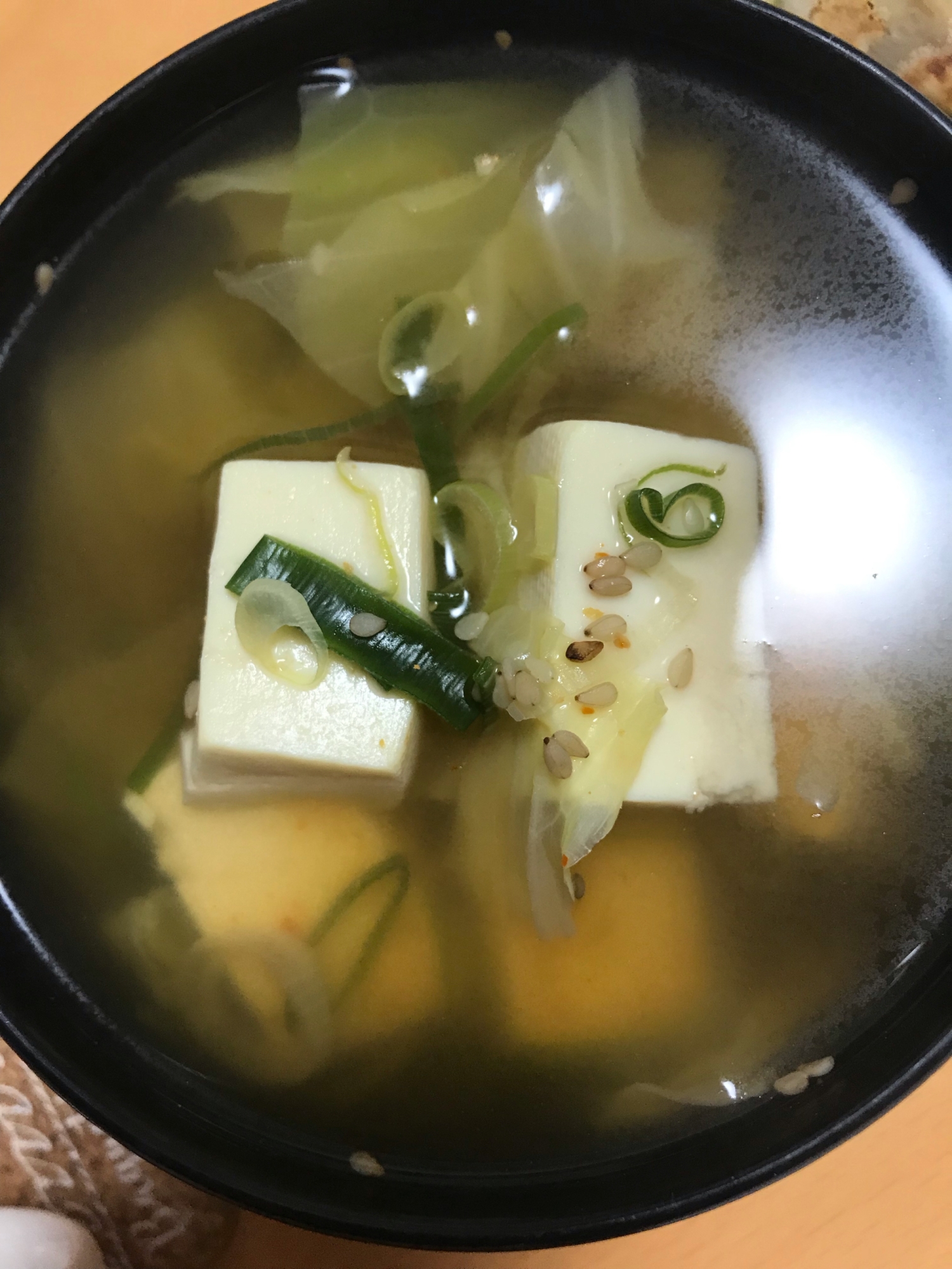 キャベツと豆腐の中華スープ