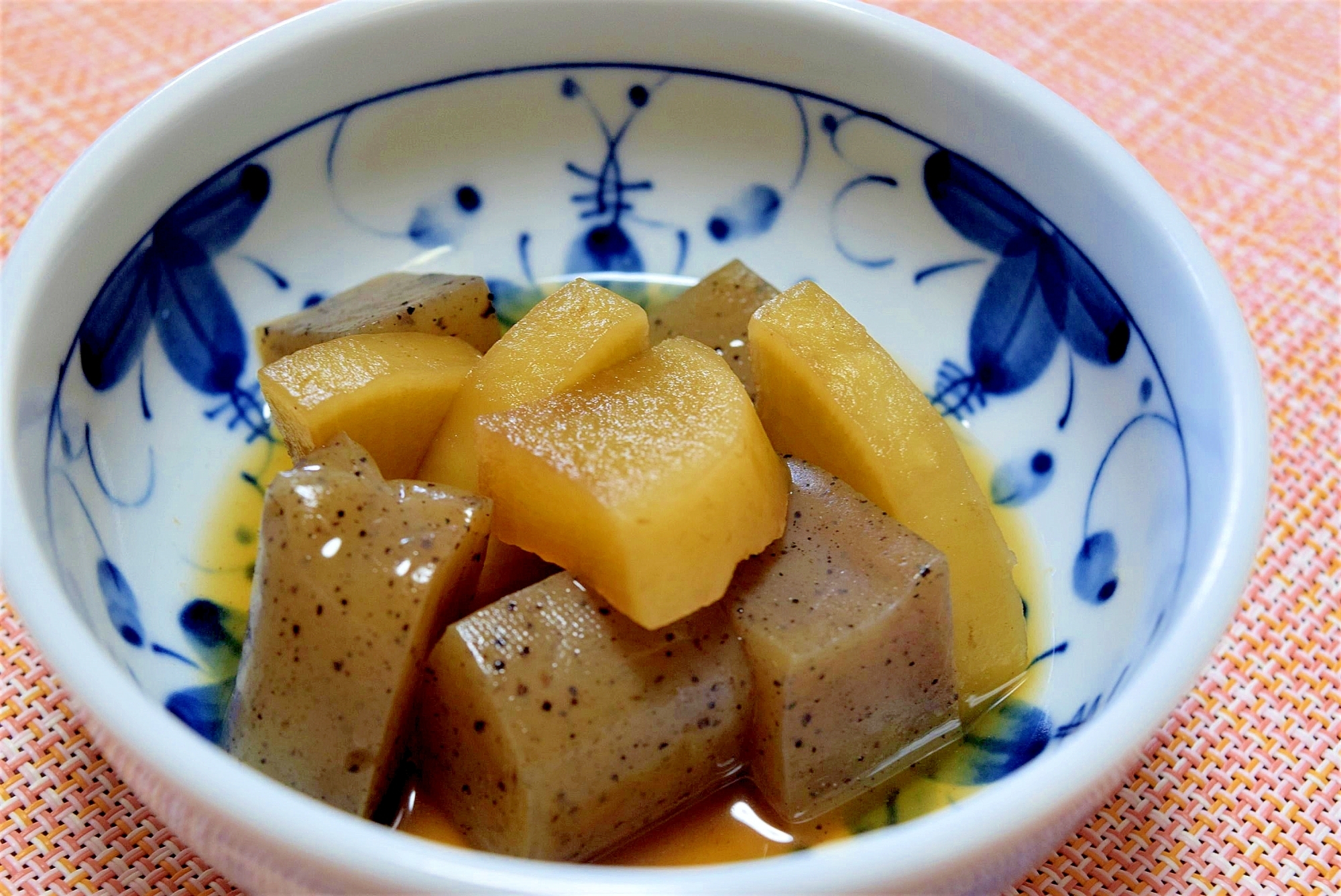 落ちつく味です！大根とこんにゃくの煮物❗️