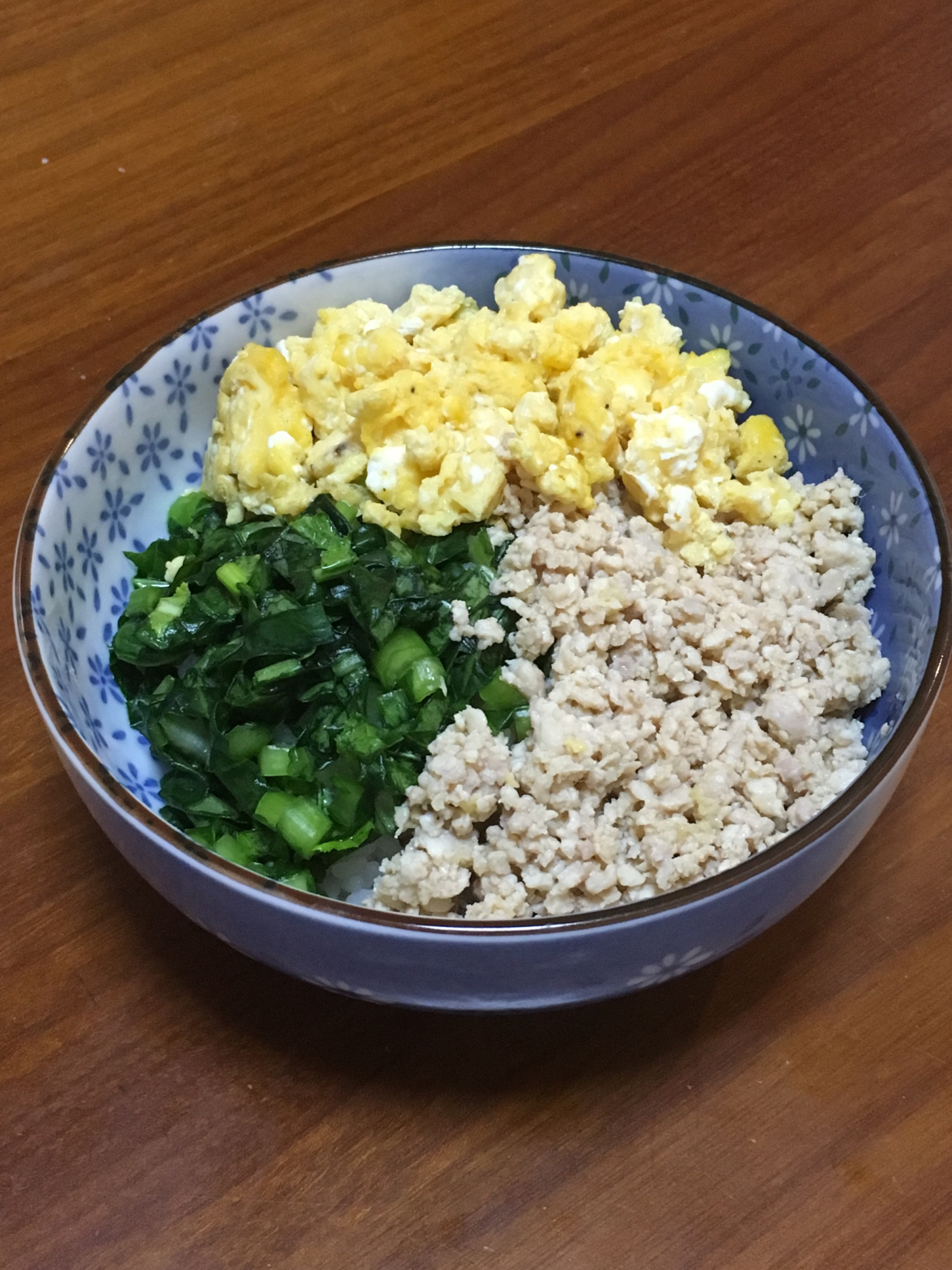 小松菜でさっぱり三色丼