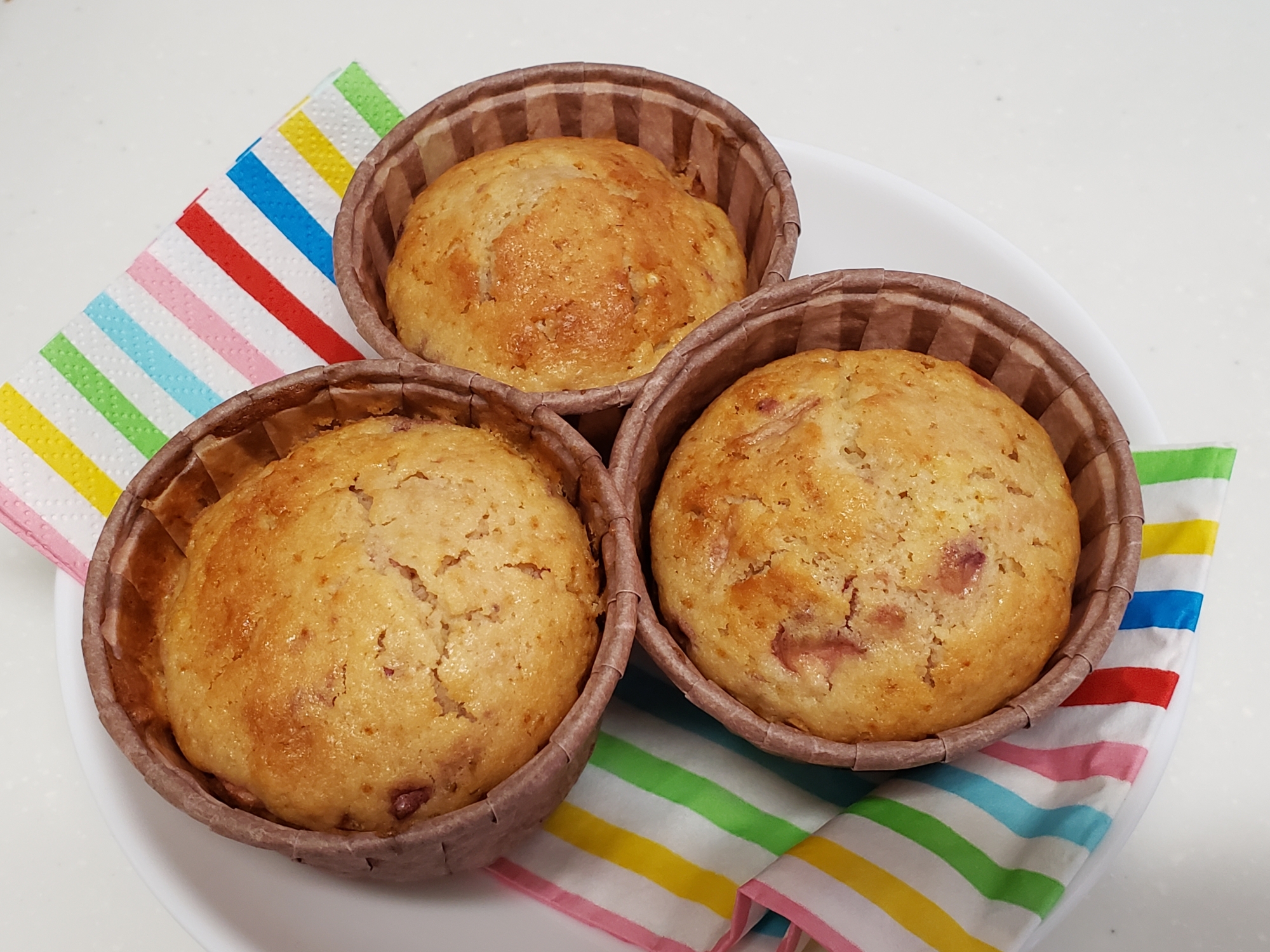 マフィン いちご いちごとヨーグルトのモチモチ米粉マフィン（グルテンフリー）