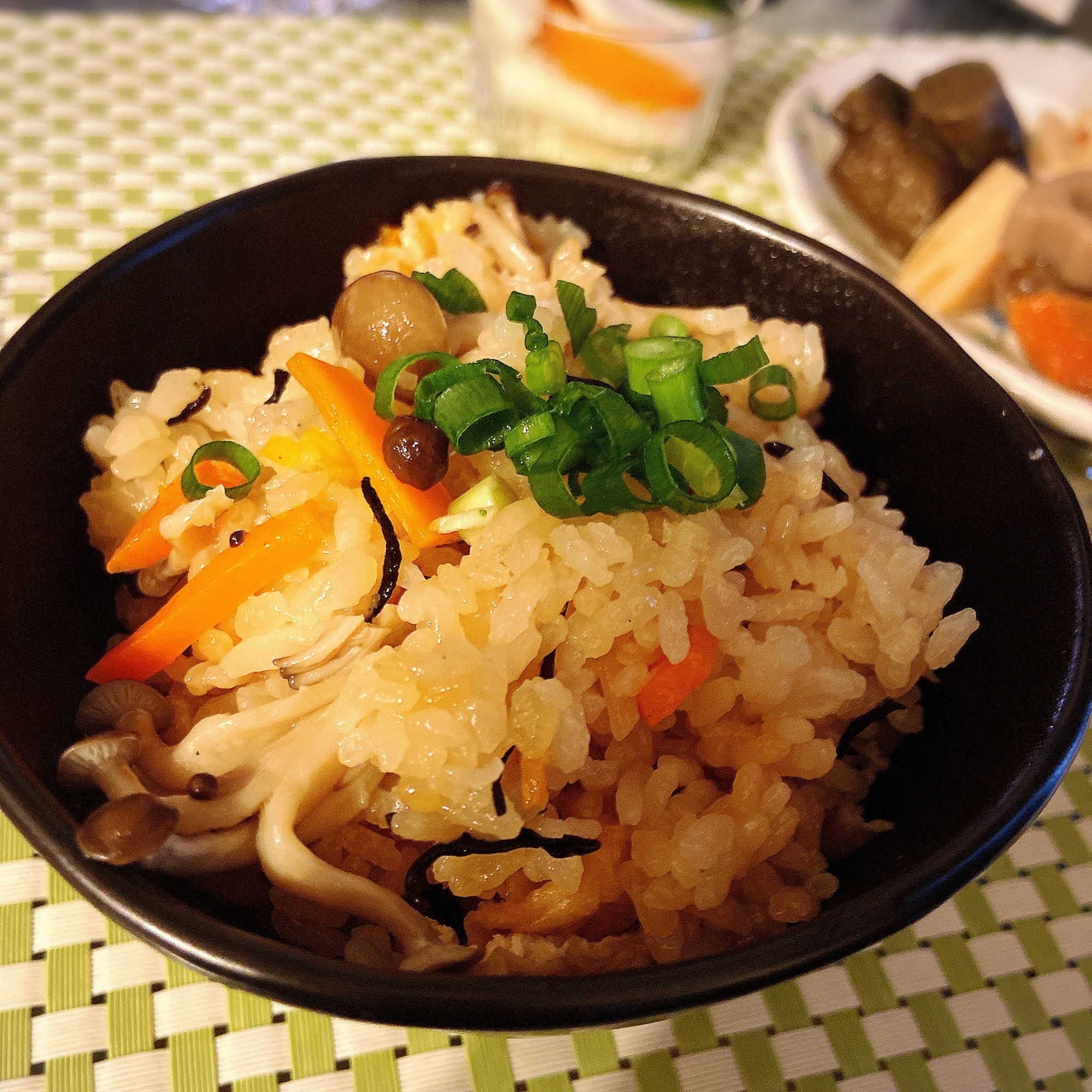 ひじき入りで栄養満点♪うまうま炊き込みご飯