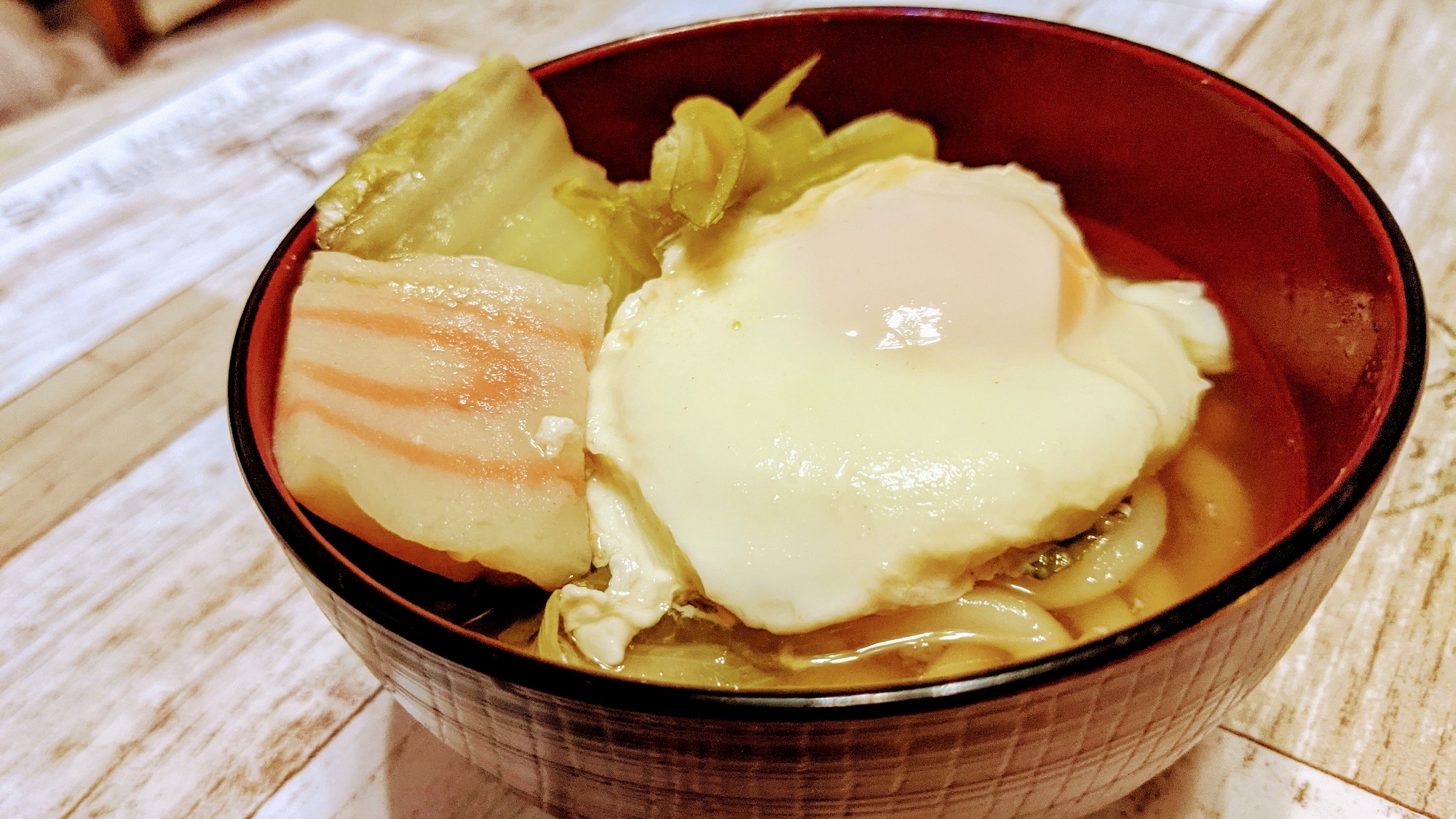 たまごとナルトの温か~いうどん(◕ᴗ◕✿)