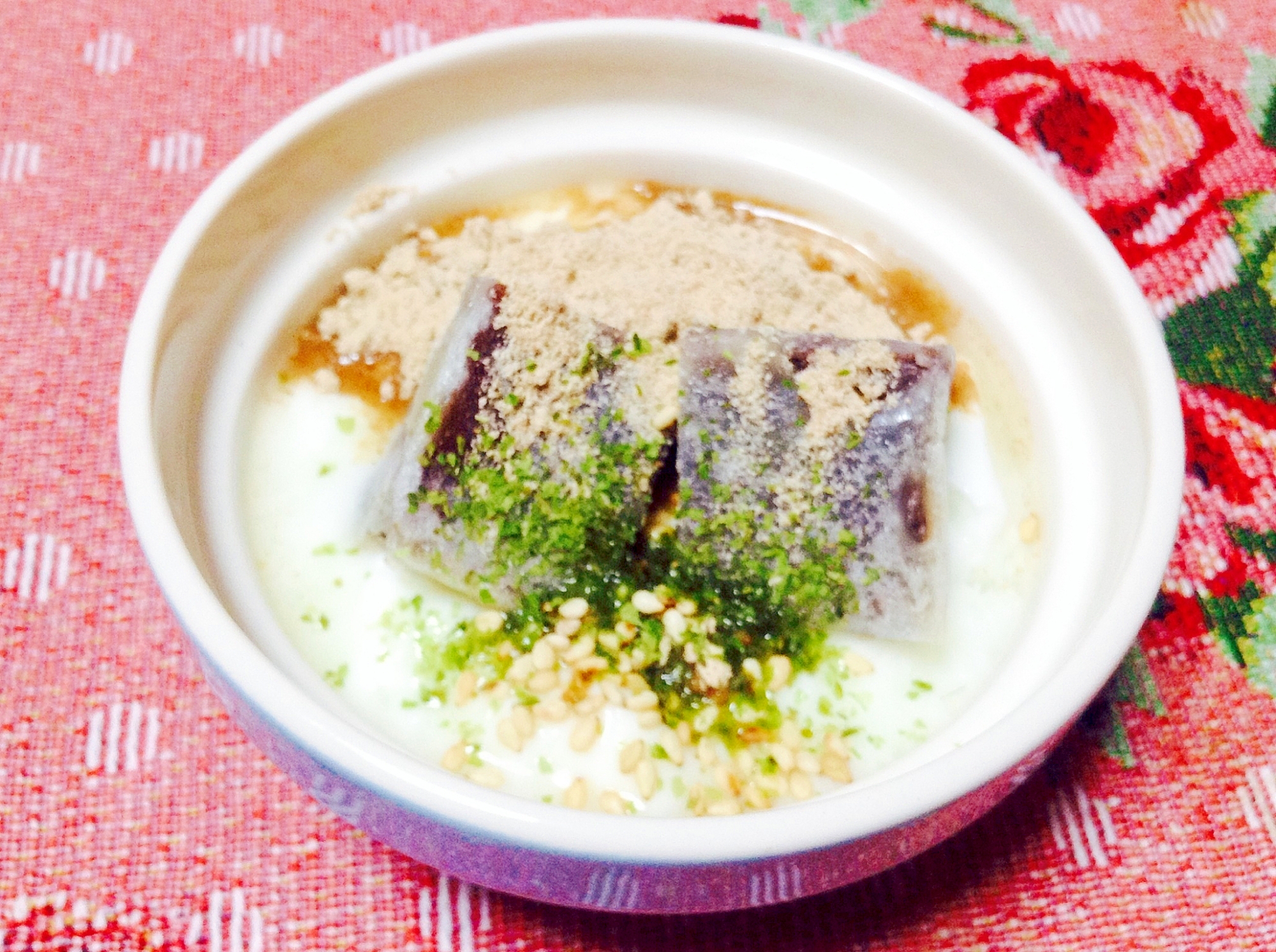 きんつばとはったい粉と青海苔と胡麻ヨーグルト