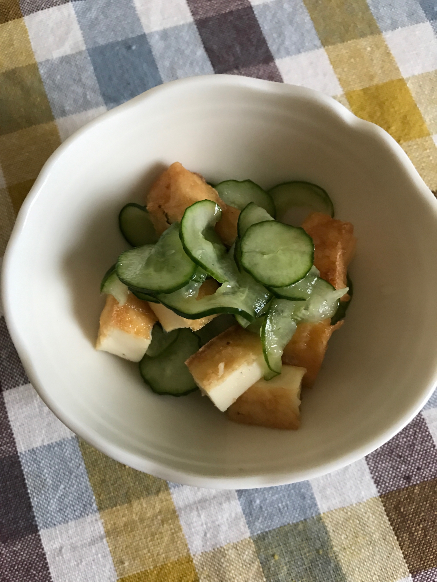 きゅうりと焼き厚揚げの酢の物