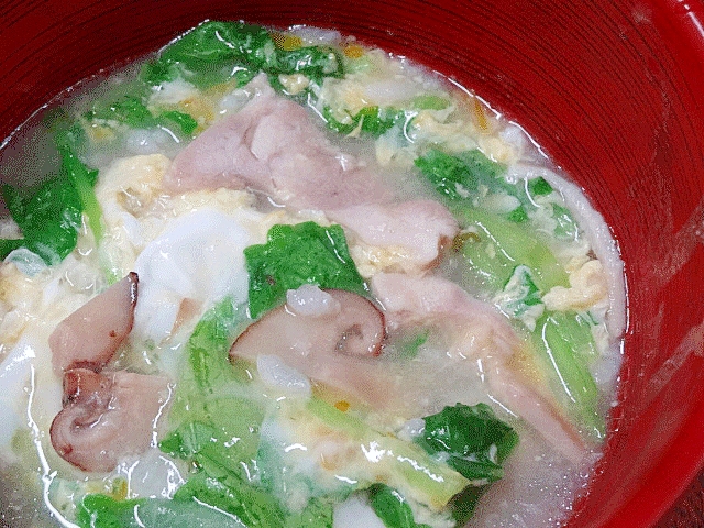 松茸でちょっと豪華♪　「大根菜の鶏雑炊」