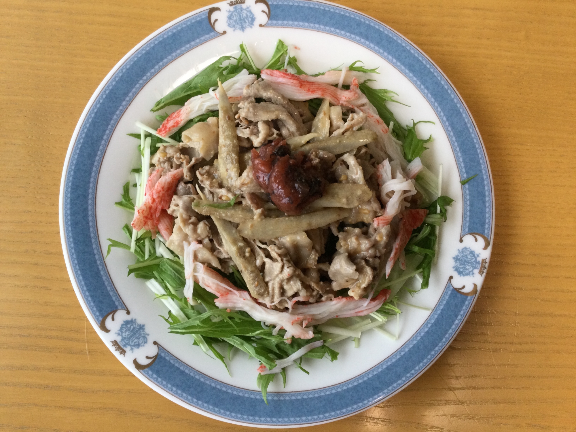 ごぼうと豚肉の胡麻味噌サラダ