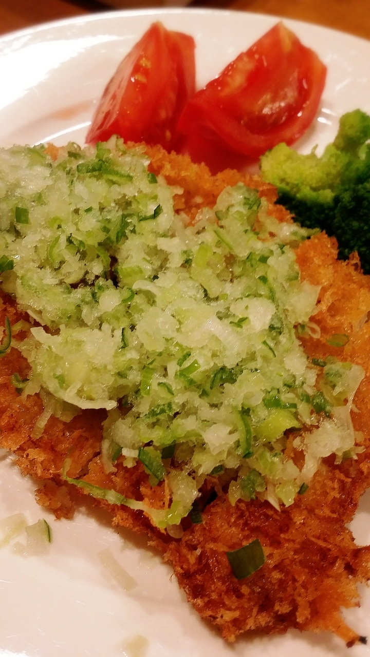 あつあつトンカツに冷たーいシャリシャリネギ塩のせ レシピ 作り方 By さっきーまる 楽天レシピ あつあつトンカツに冷たーいシャリシャリネギ塩のせ レシピ 作り方 By さっきーまる 楽天レシピ