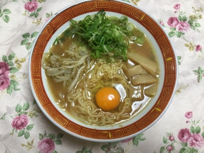 ラ王の豚骨醤油ラーメンで簡単！徳島ラーメン！