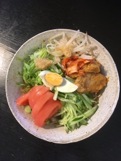 キムチとキュウリモリモリ！盛岡冷麺