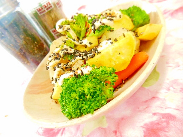 ❤彩り野菜と薩摩芋のスパイス・マヨサラダ❤