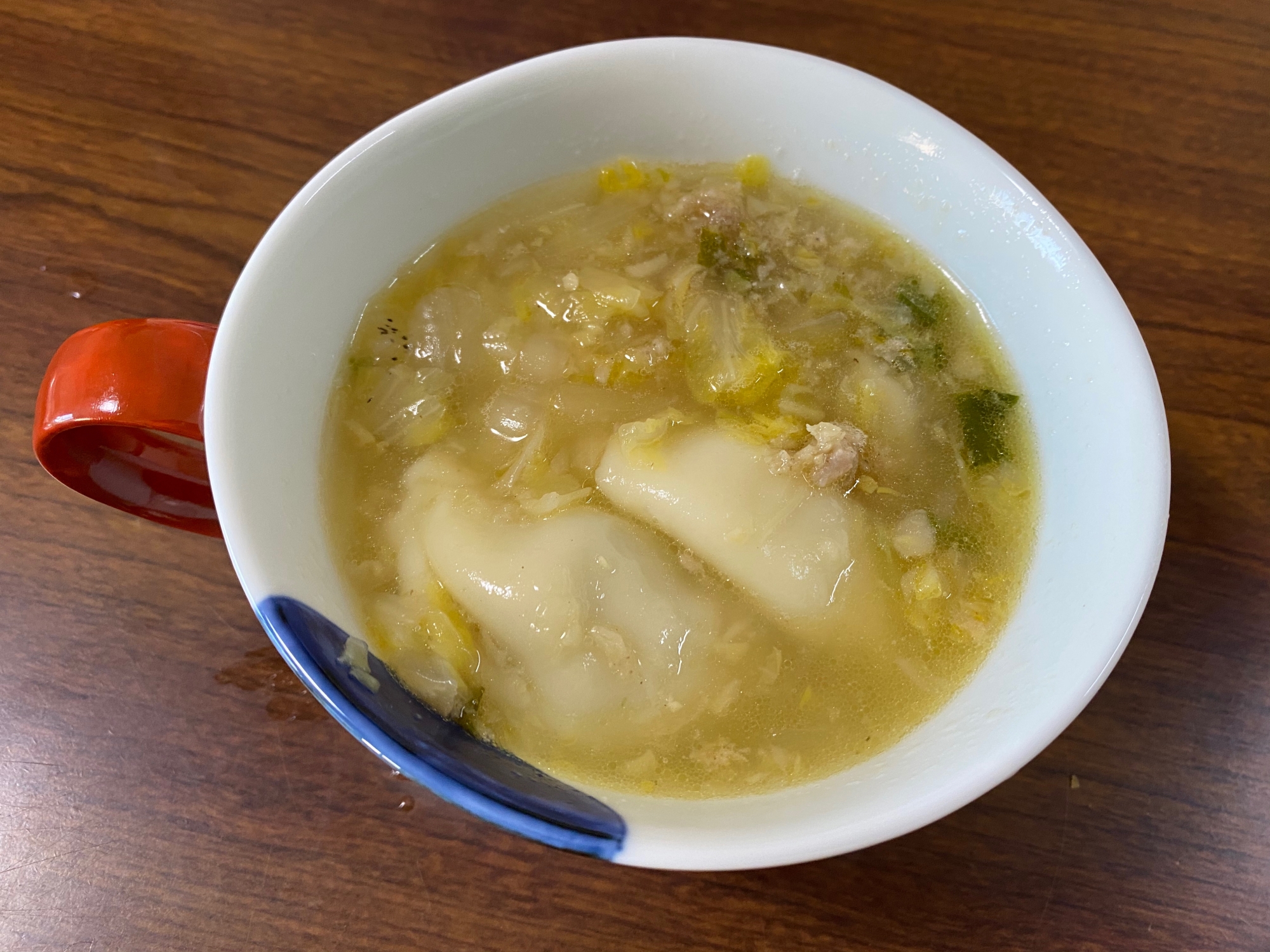 冷凍餃子を使った水餃子スープ☆