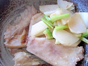 鱈とゴーヤ蕪藻玄米塩麹酒蒸し焼き