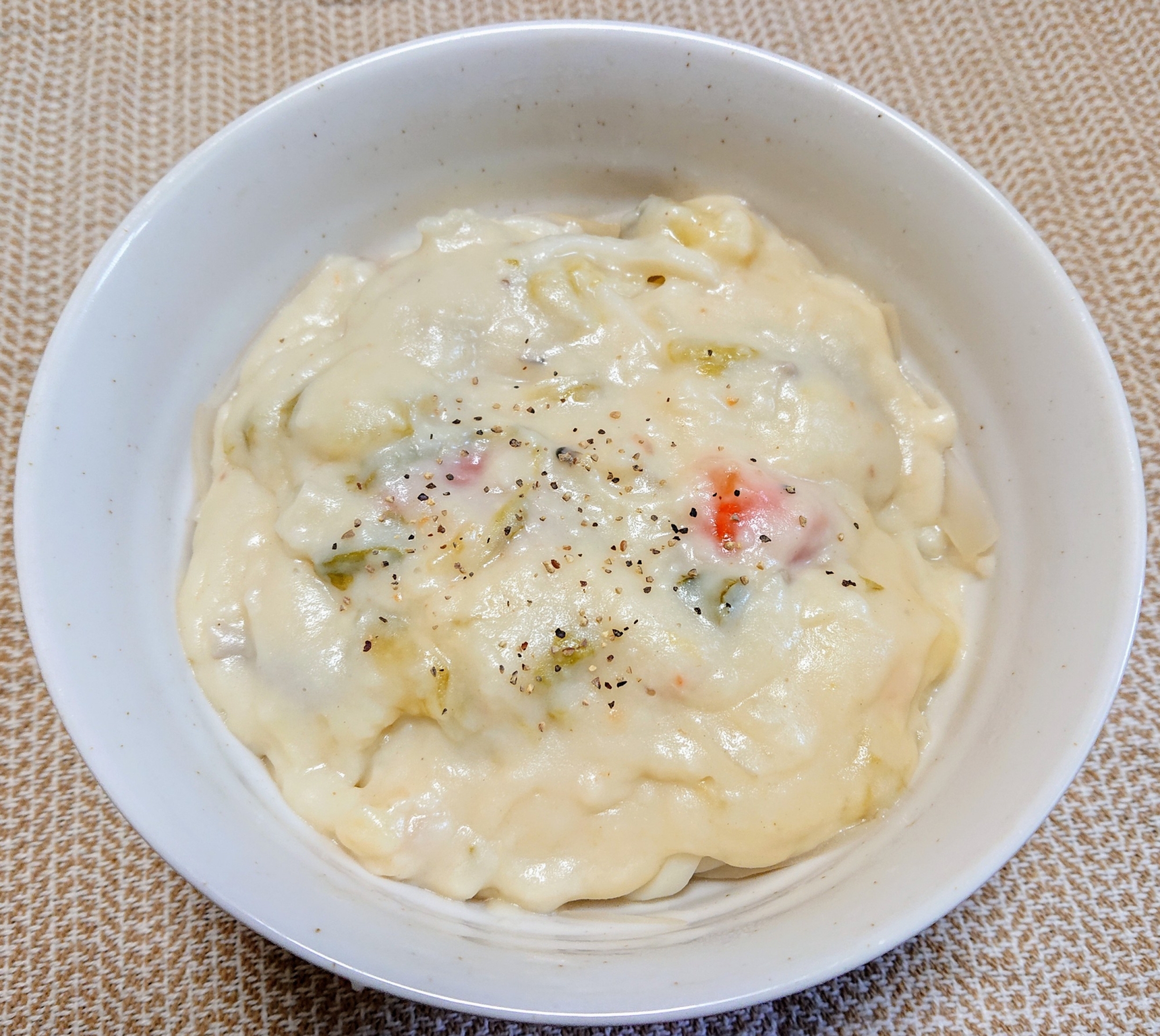 残ったシチューで☆ぶっかけクリームシチューうどん