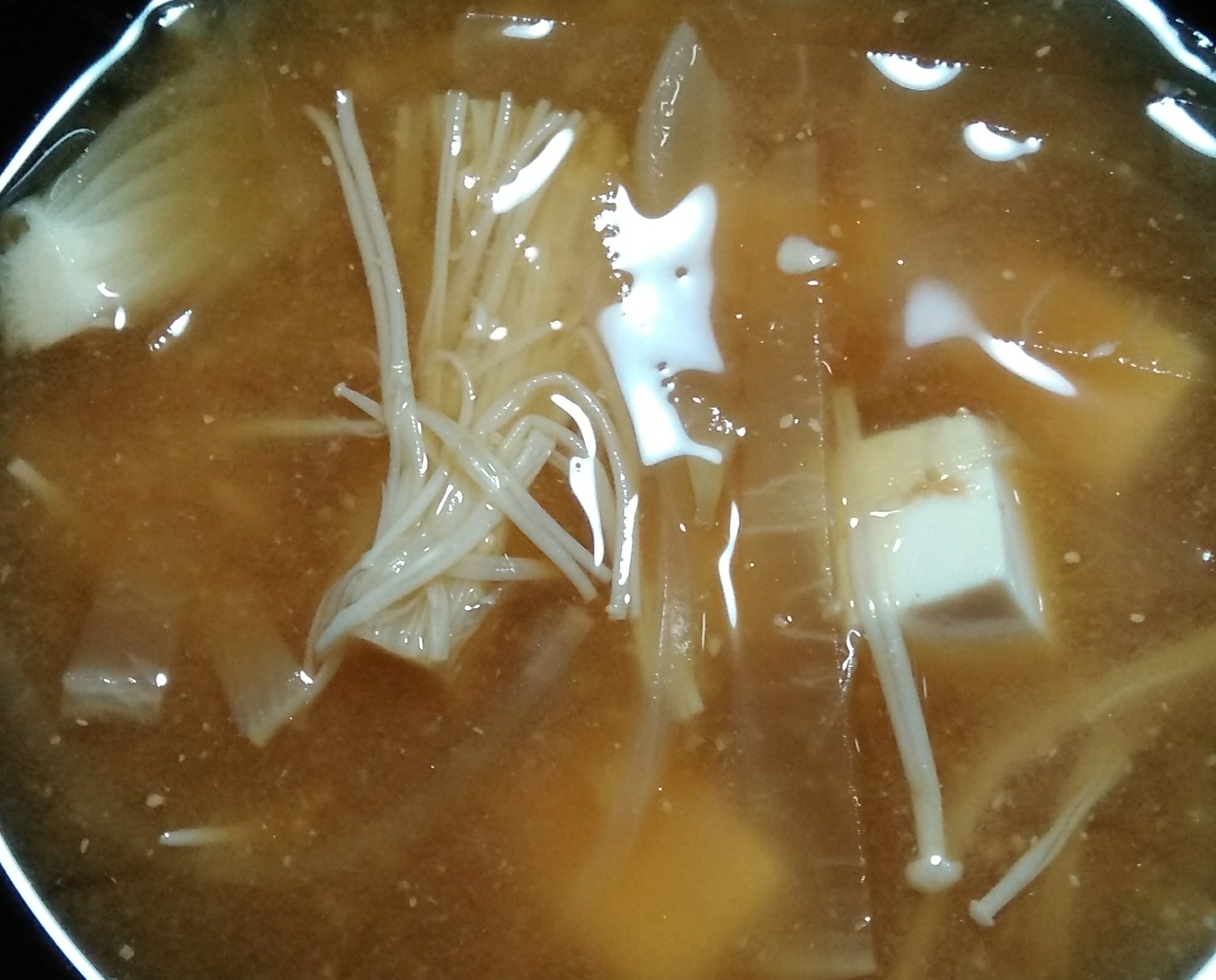 えのきの出汁で旨味up 豆腐と大根の味噌汁