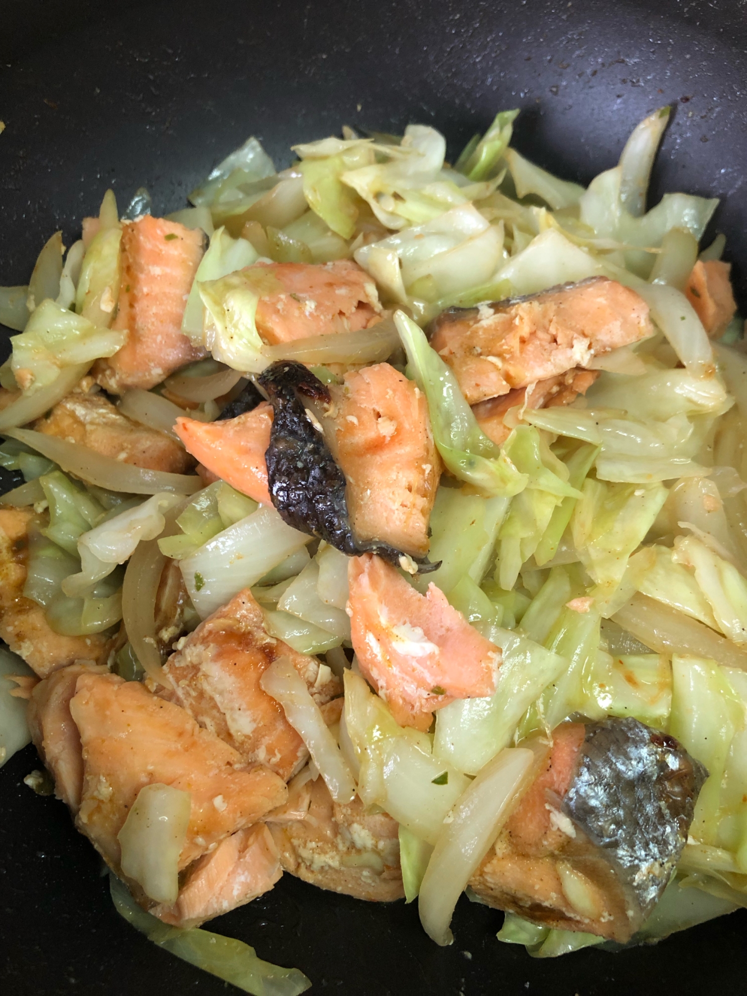 滋養強壮 鮭と野菜のスタミナカレー炒め