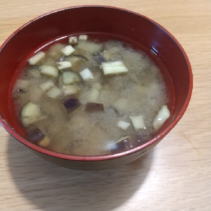 茄子とじゃがいもの味噌汁