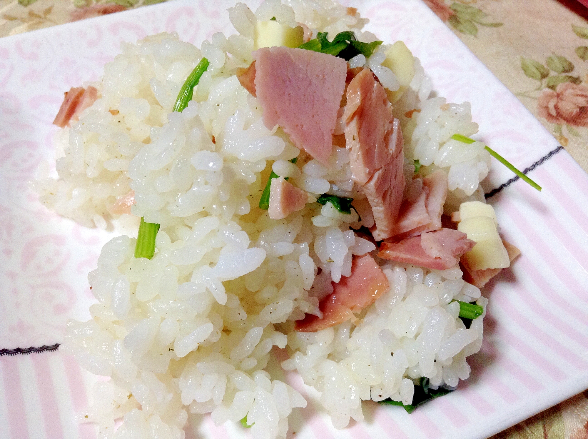 焼き豚とほうれん草とチーズの混ぜご飯(ピラフ風)