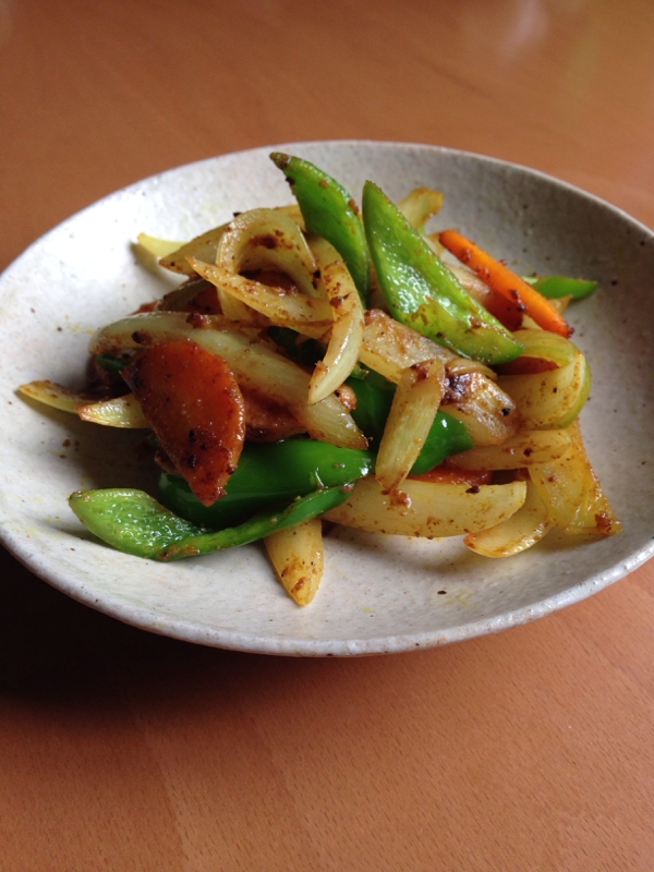 ウインナーと玉ねぎのカレー風味炒め♪