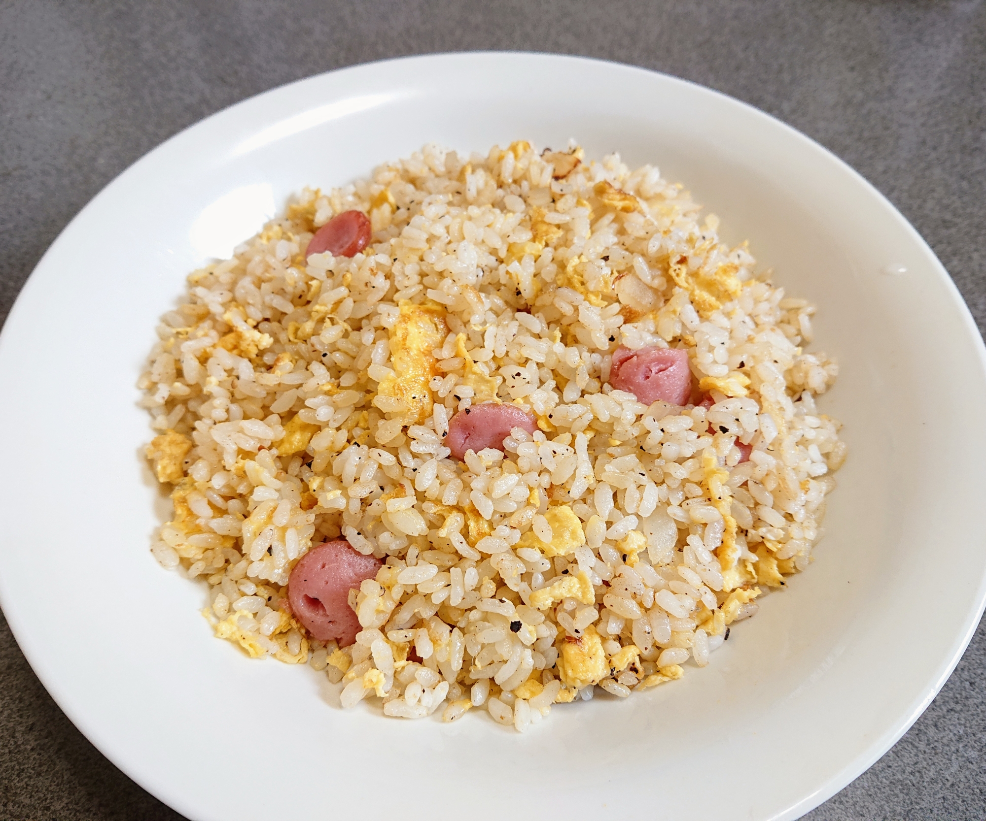 ウスターソースをかけて食べる☆ハイカラ大阪炒飯