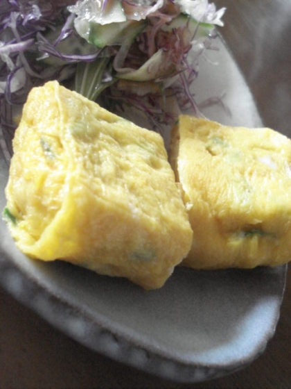 カニカマ不在で作りました。
ごま油の香ばしさがとっても美味しいです！
新鮮なたまご焼きレシピありがとう♪