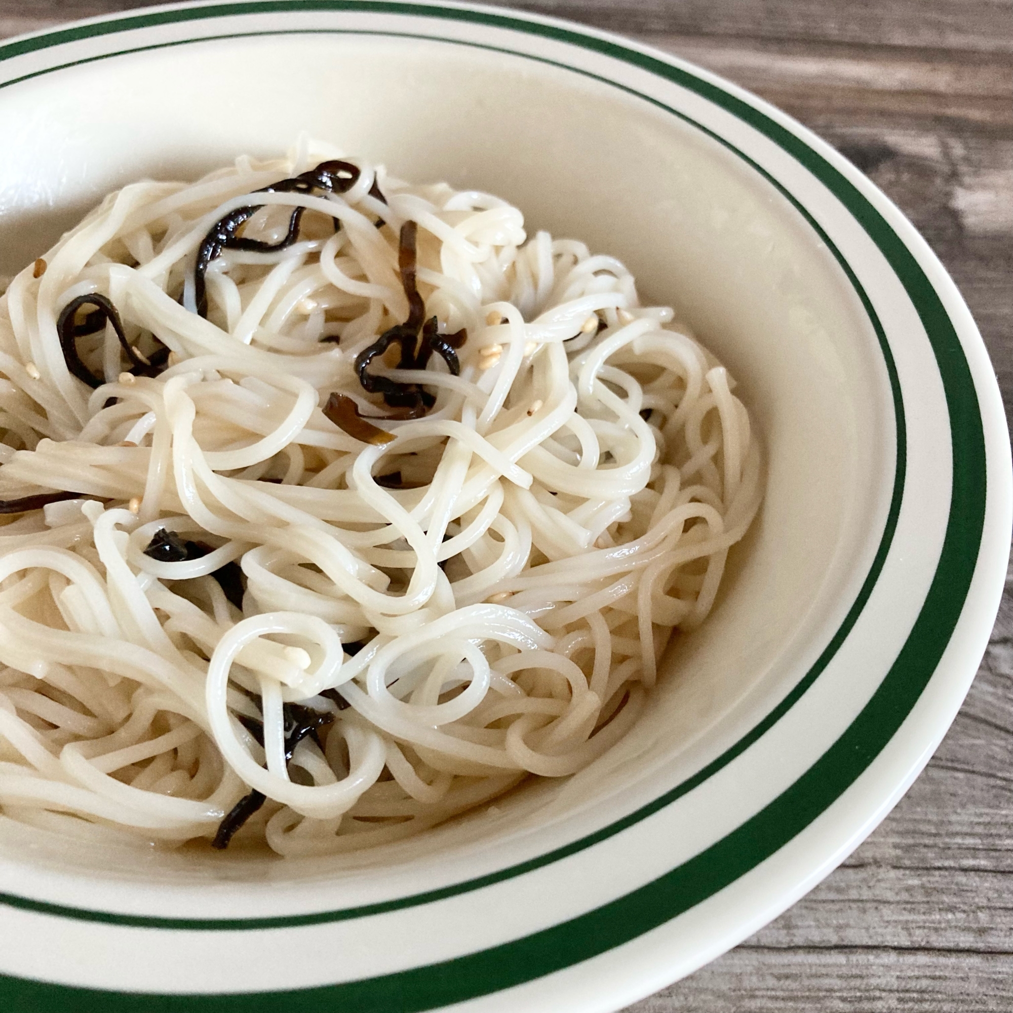 混ぜるだけ！こってり！塩昆布マヨそうめん