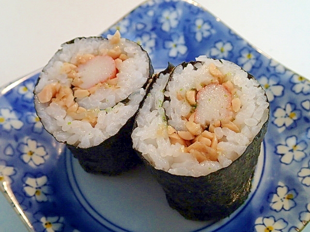 ひきわり納豆とあおさとシーサラダの海苔巻き