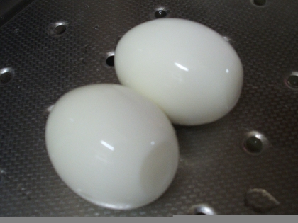 久しぶりにゆで卵を作った気がします。娘がうれしそうにほおばってました(笑)