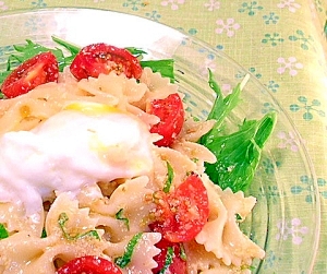 トマトとバジルのフレッシュ冷製パスタ