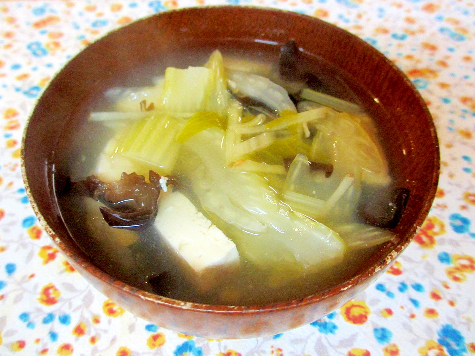 セロリと豆腐ときくらげのスープ