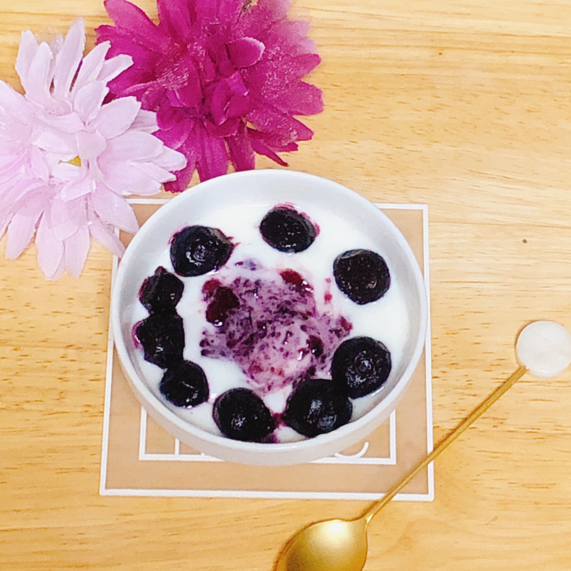 好きなジャムとブルーベリーヨーグルト