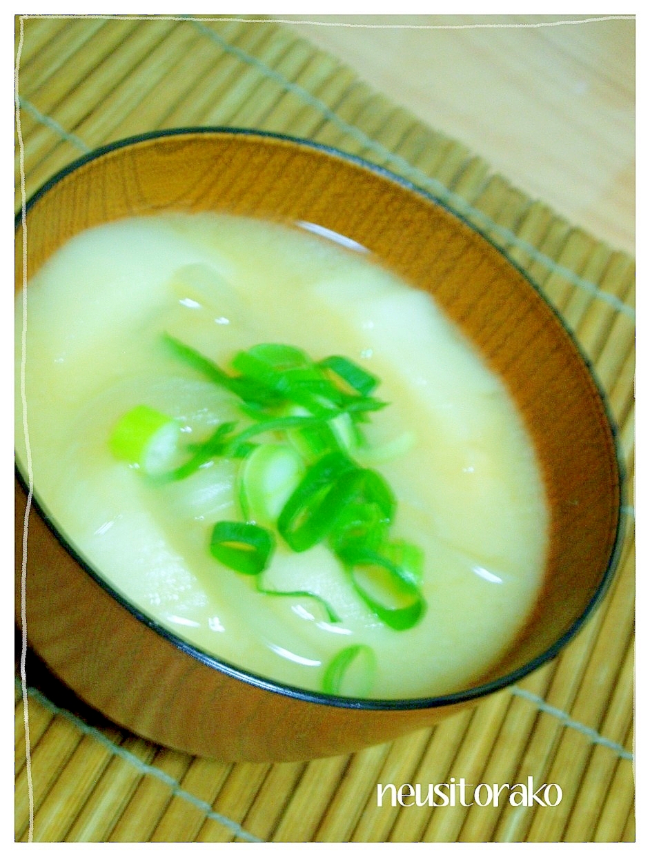 麩と玉ねぎの味噌汁