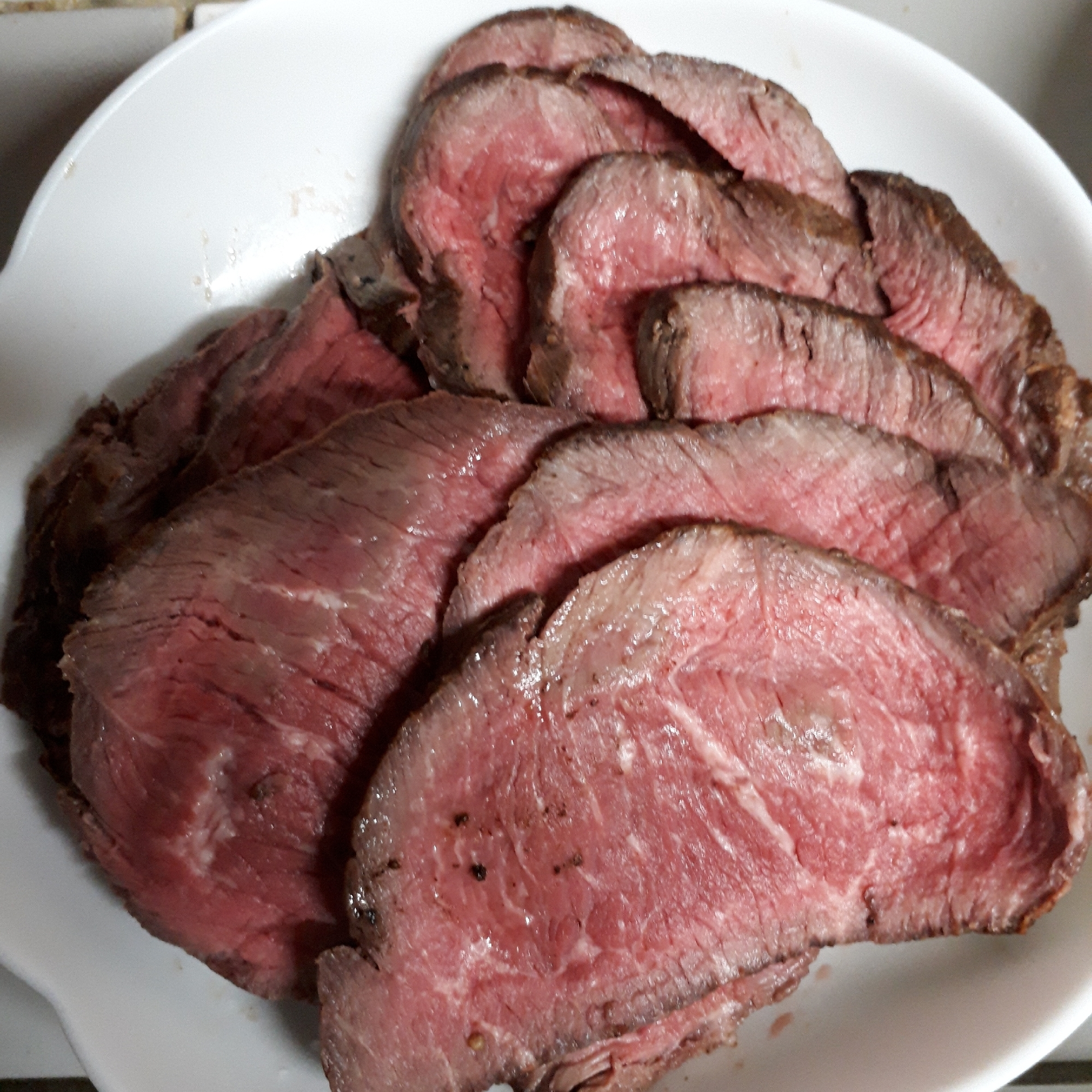 フライパンで超簡単!こくのあるローストビーフ