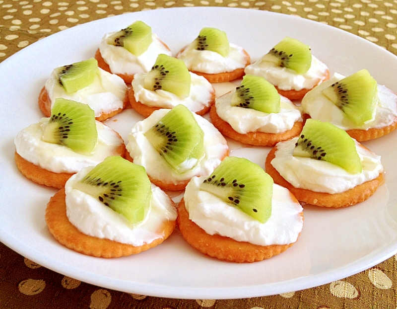 水切りヨーグルト☆簡単レアチーズカナッペ