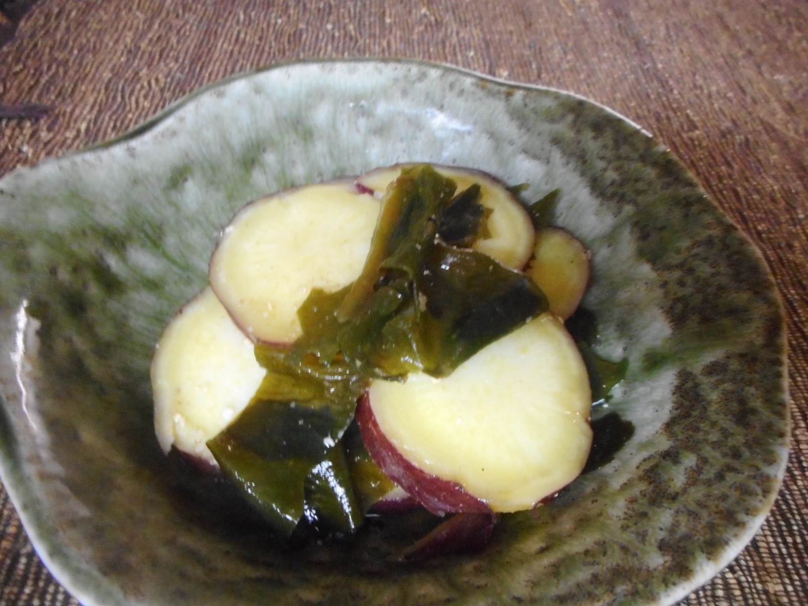 さつま芋とワカメの煮物