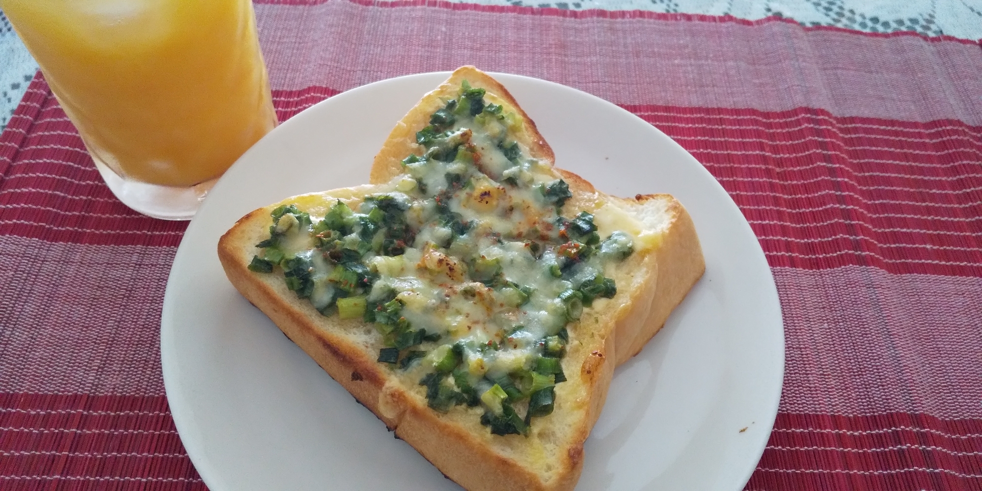 パンで朝食♪ネギチーズトースト