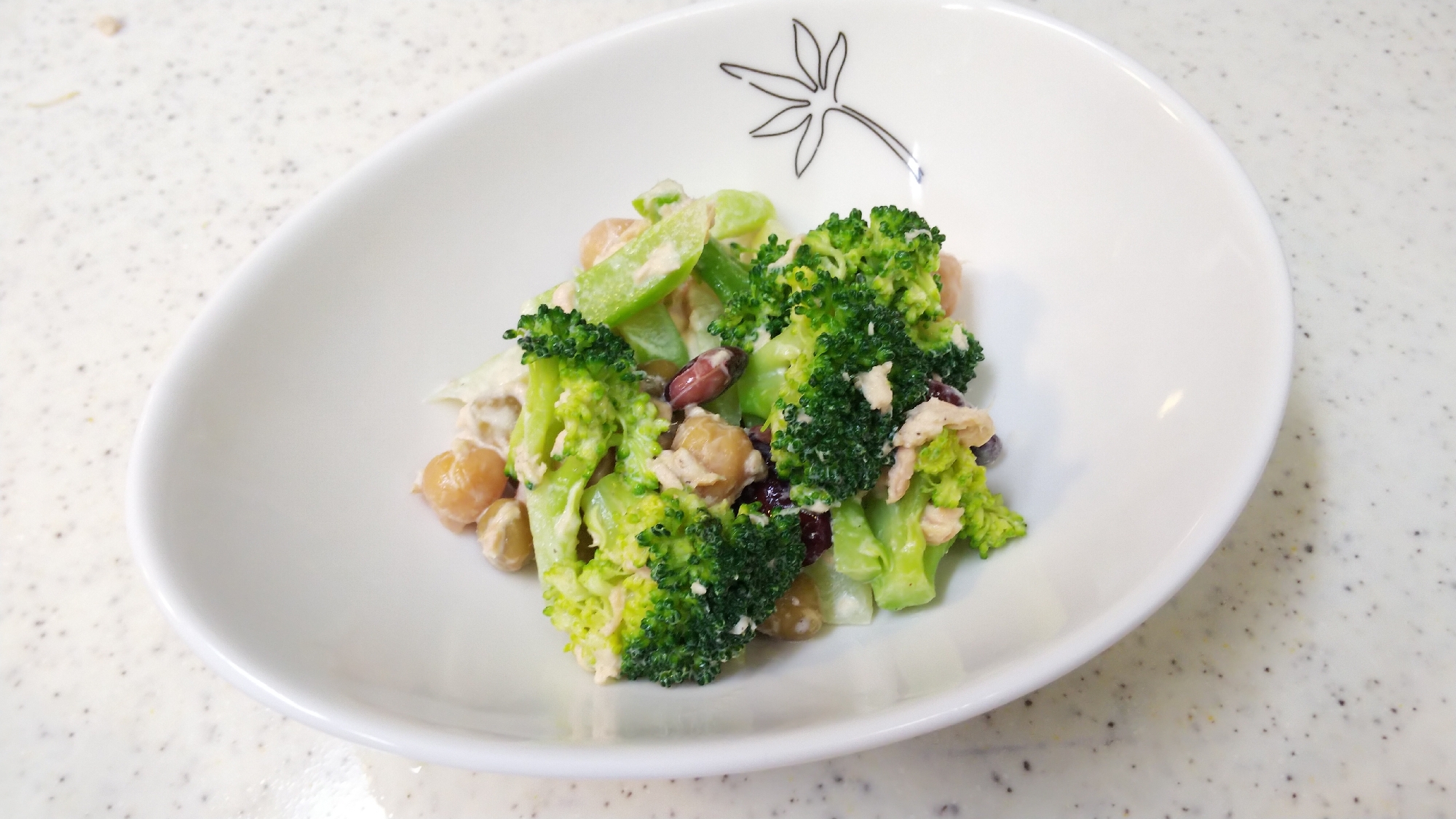 ブロッコリーとミックスビーンズのツナマヨ和え